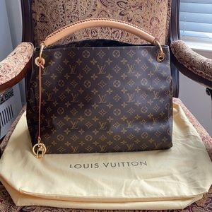 Louis Vuitton Artsy MM Discontinued style